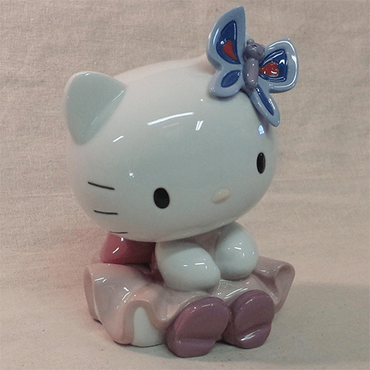 Hello Kitty Dressed For The Party