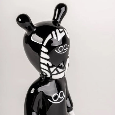 The Guest by Díaz-Faes